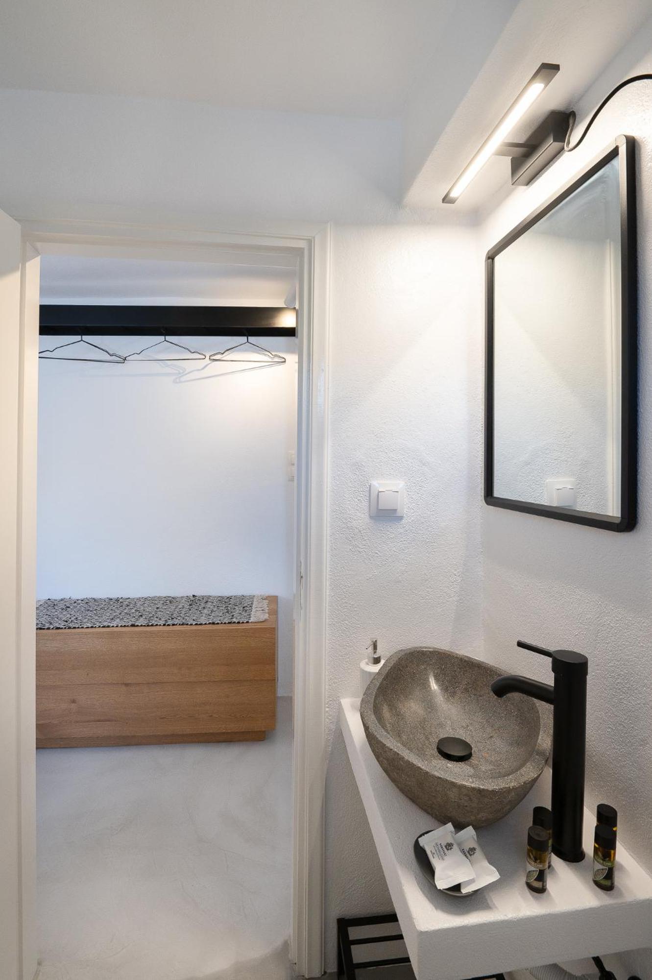 Pouletis Family Apartments - Akroyali Seaview Getaways Kalamata Ngoại thất bức ảnh