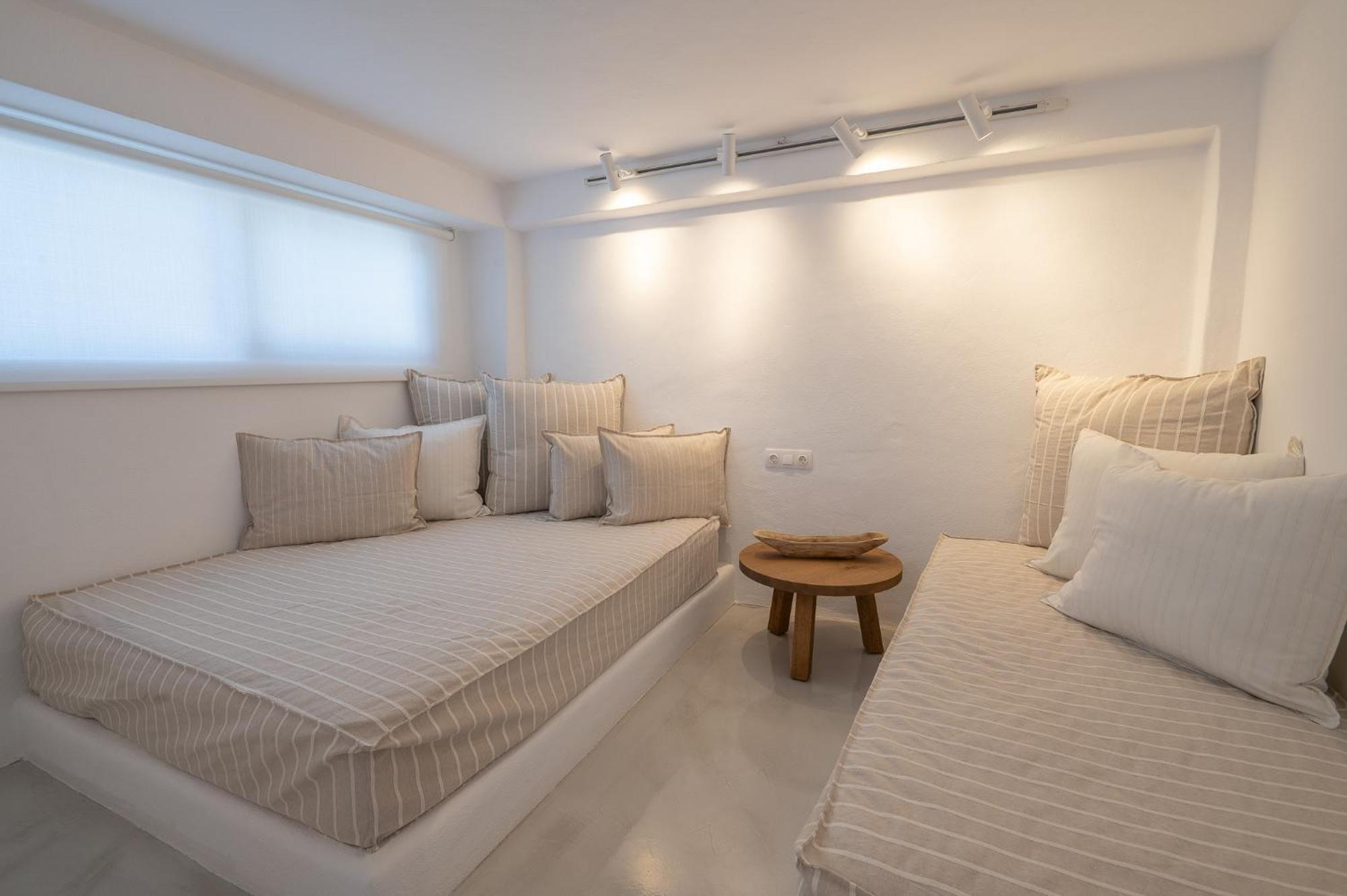 Pouletis Family Apartments - Akroyali Seaview Getaways Kalamata Ngoại thất bức ảnh