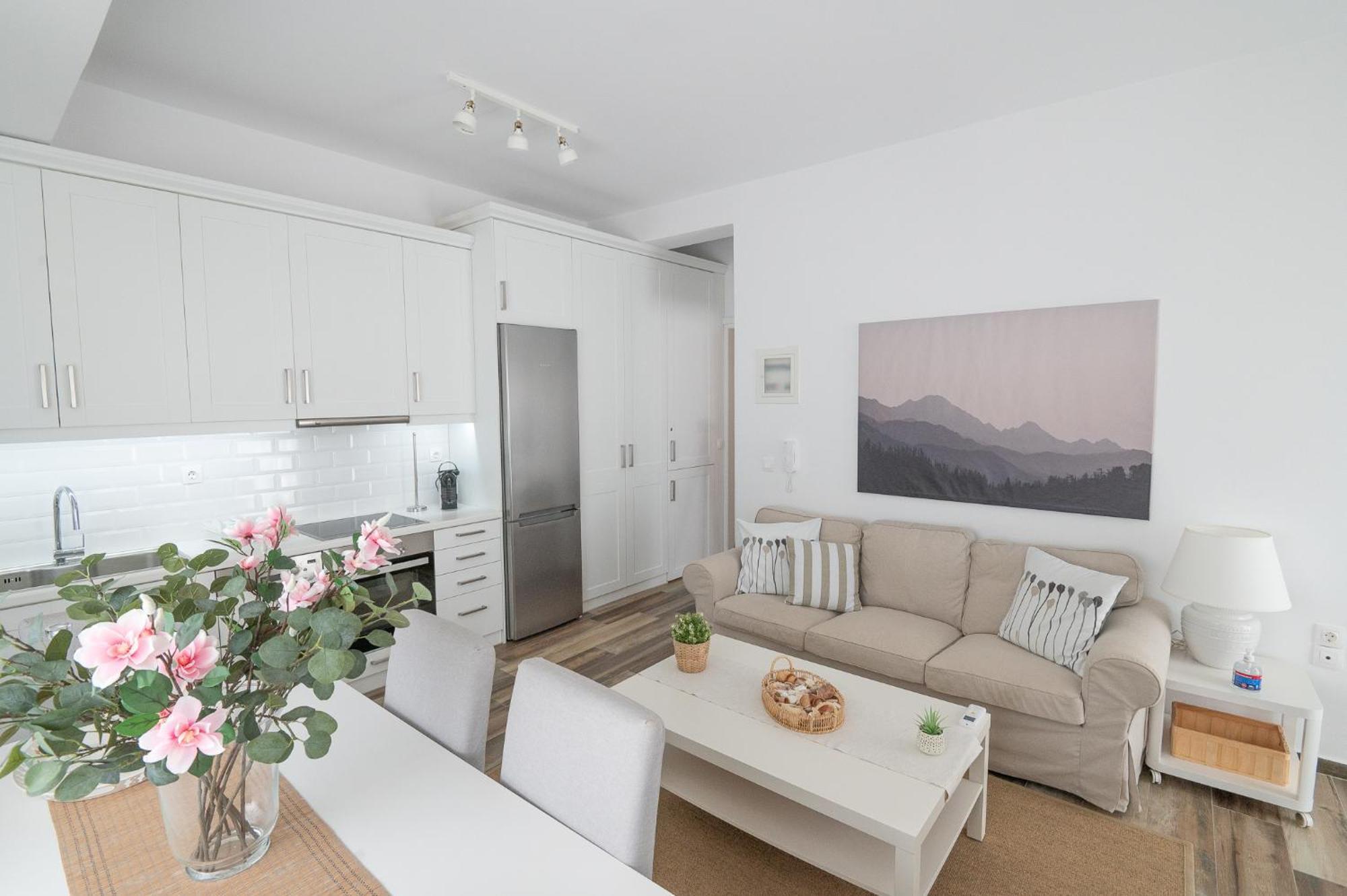 Pouletis Family Apartments - Akroyali Seaview Getaways Kalamata Ngoại thất bức ảnh