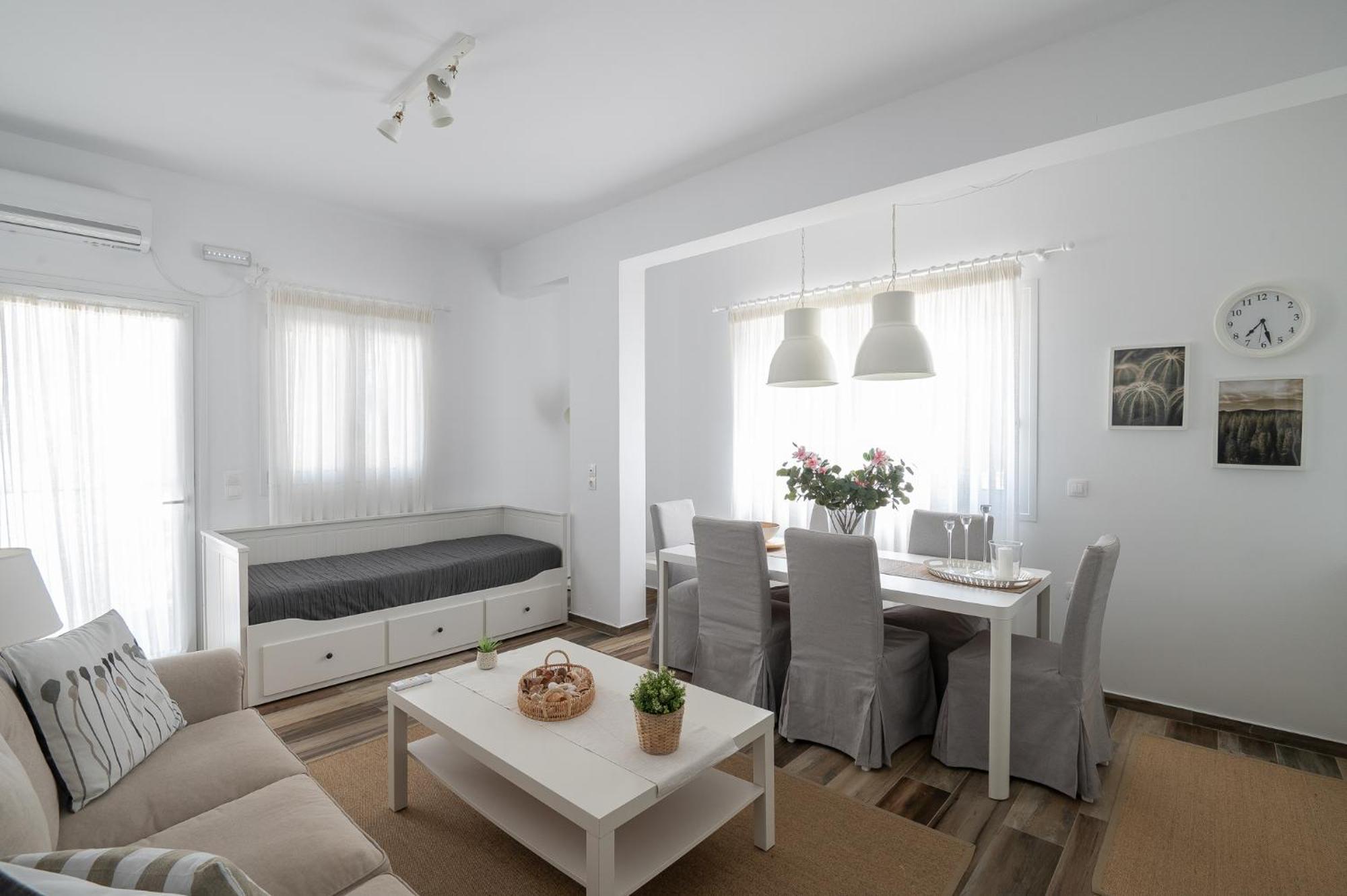 Pouletis Family Apartments - Akroyali Seaview Getaways Kalamata Ngoại thất bức ảnh
