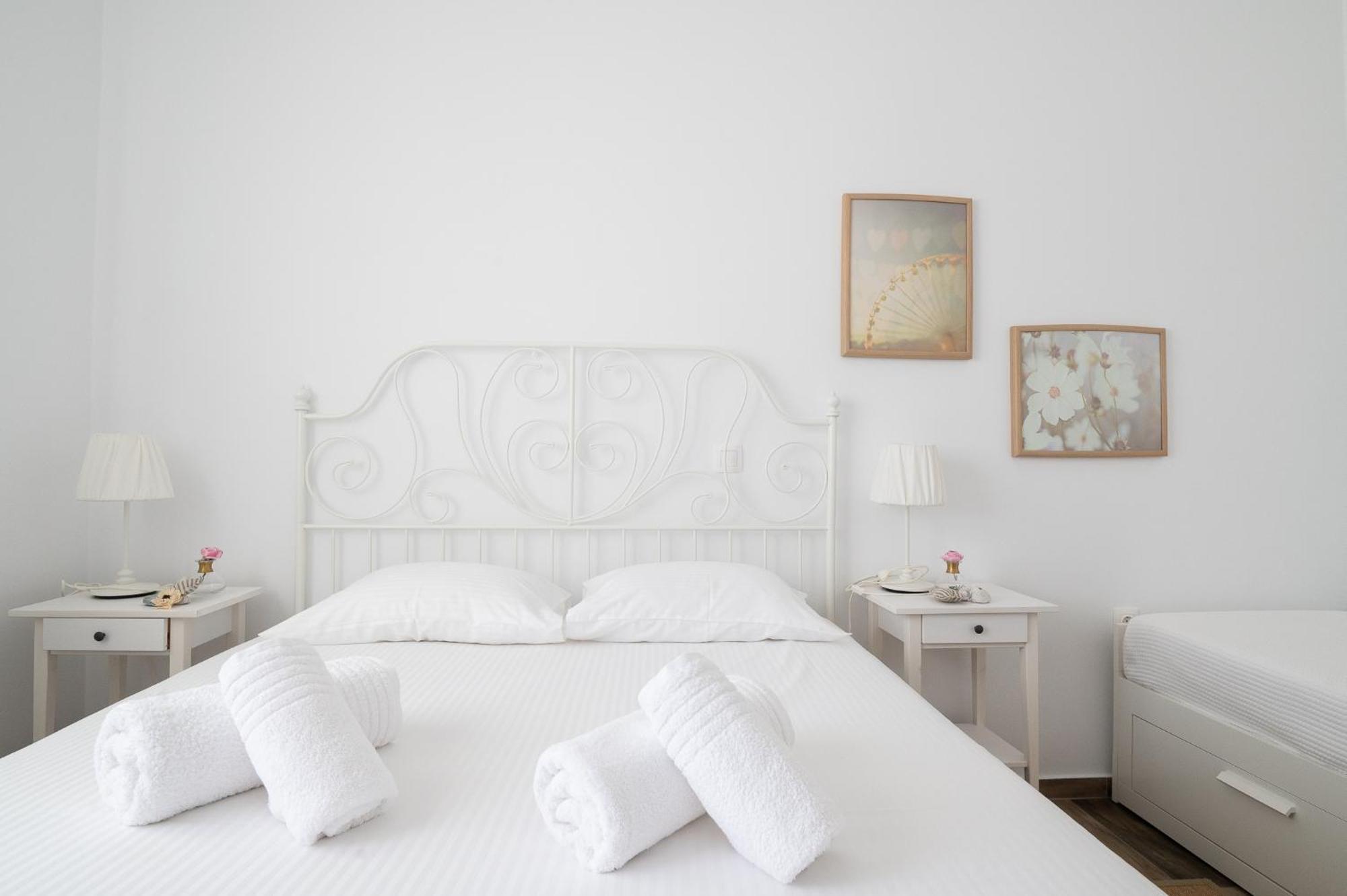 Pouletis Family Apartments - Akroyali Seaview Getaways Kalamata Ngoại thất bức ảnh