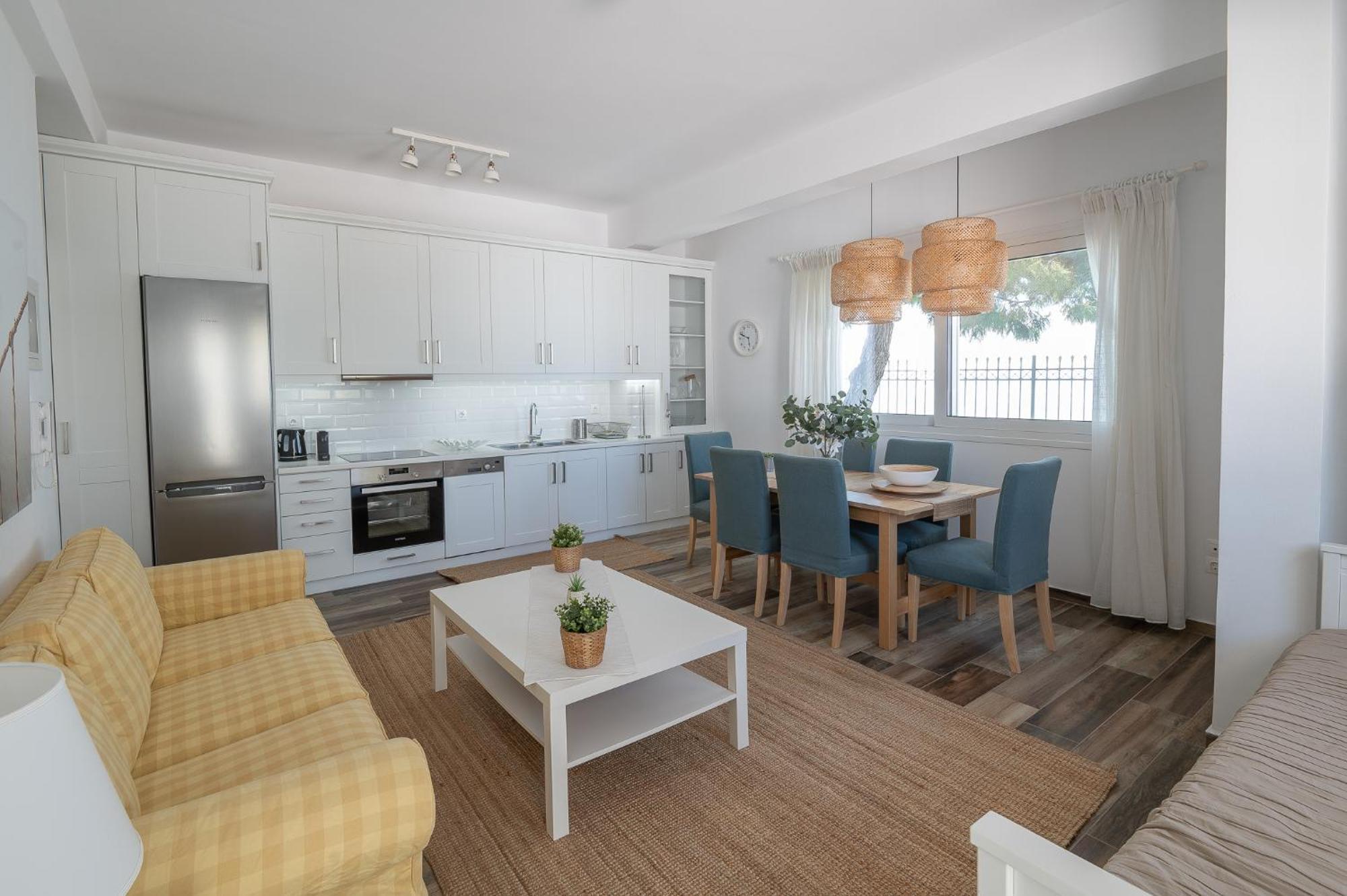 Pouletis Family Apartments - Akroyali Seaview Getaways Kalamata Ngoại thất bức ảnh