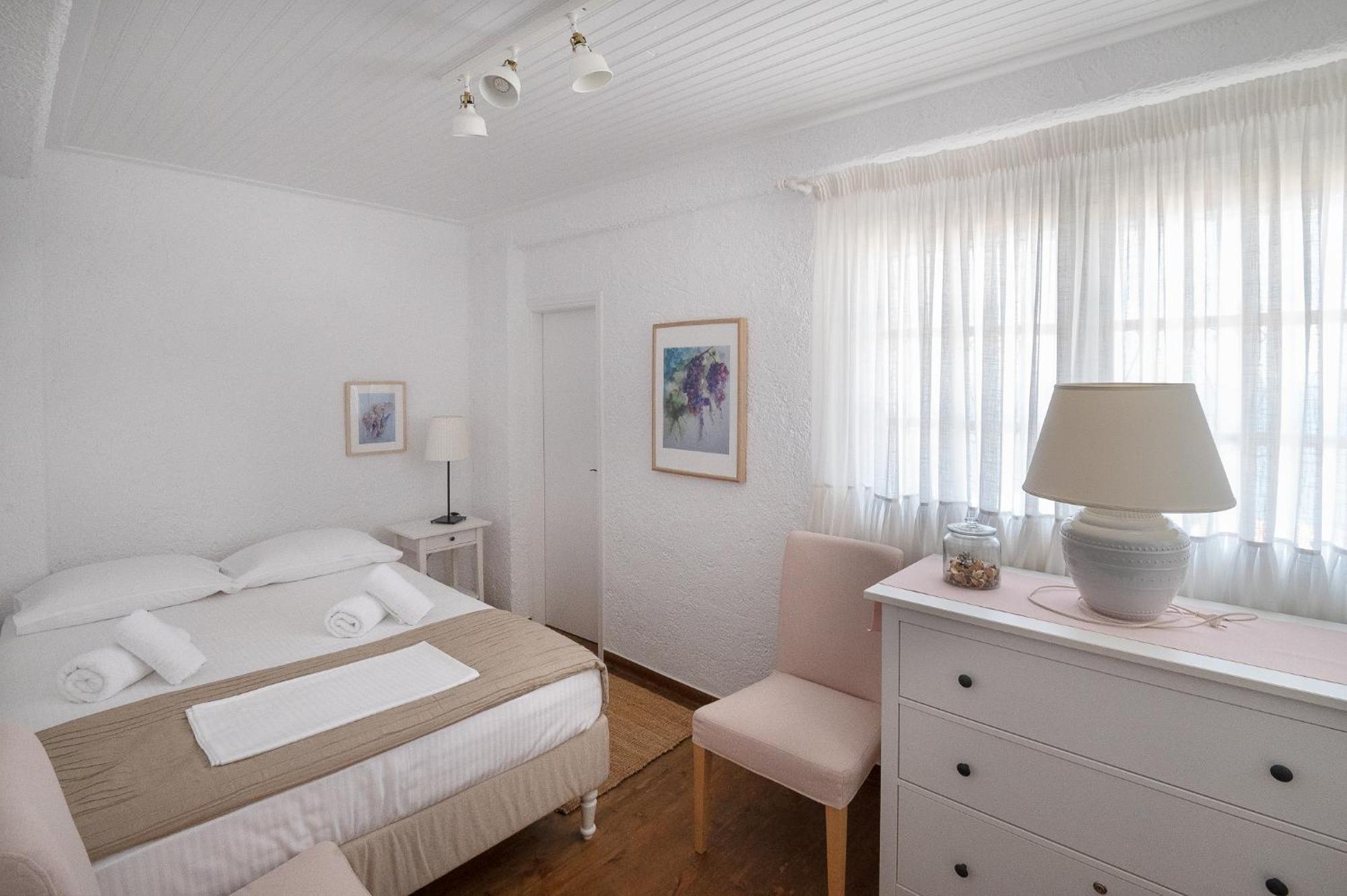 Pouletis Family Apartments - Akroyali Seaview Getaways Kalamata Ngoại thất bức ảnh