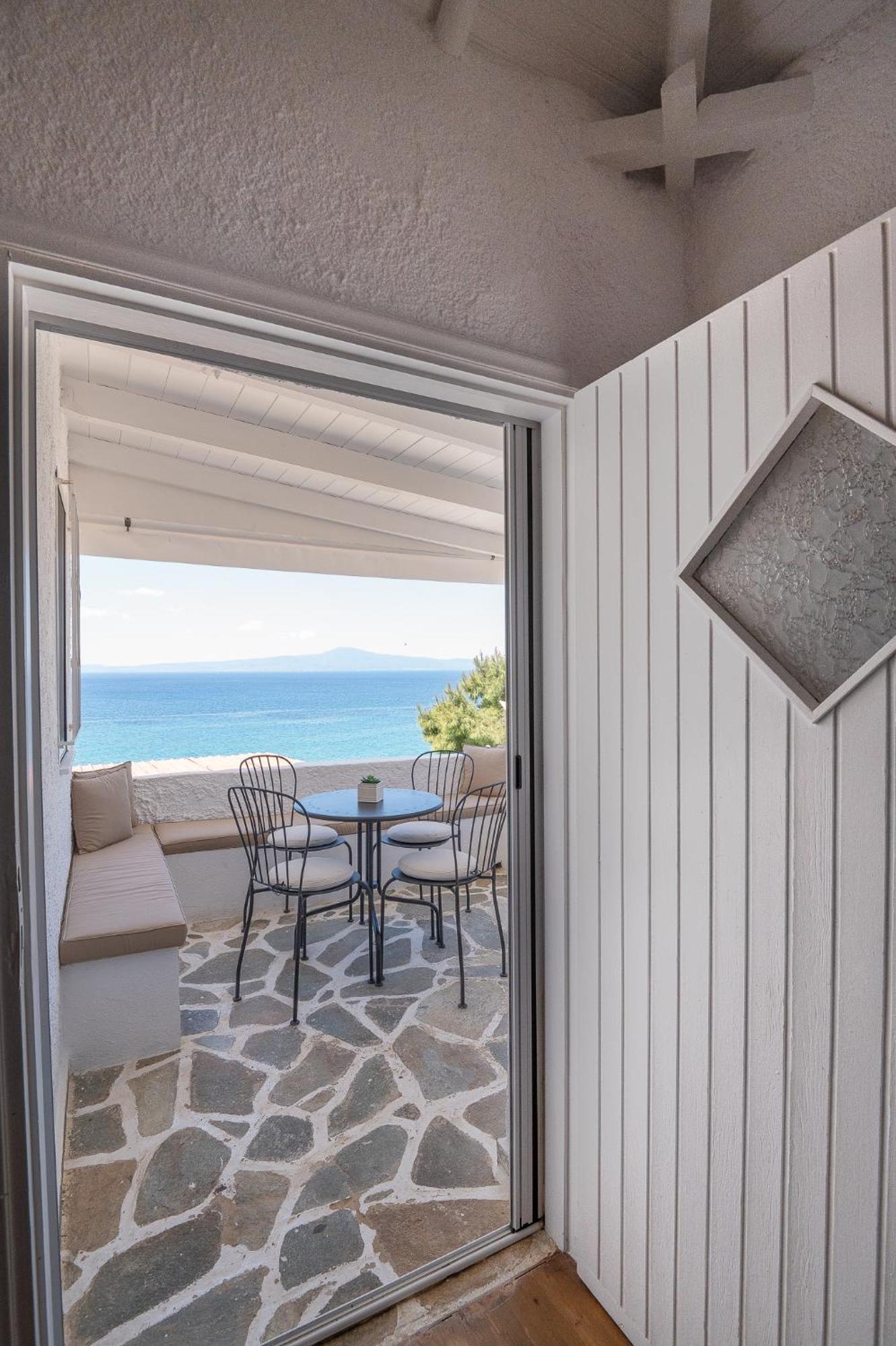 Pouletis Family Apartments - Akroyali Seaview Getaways Kalamata Ngoại thất bức ảnh