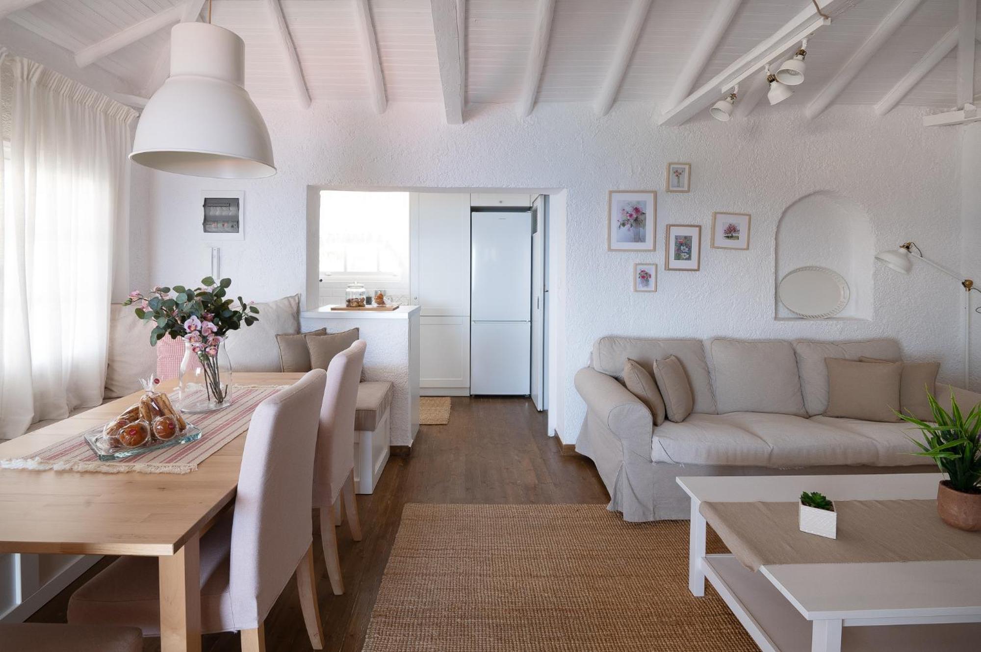 Pouletis Family Apartments - Akroyali Seaview Getaways Kalamata Ngoại thất bức ảnh