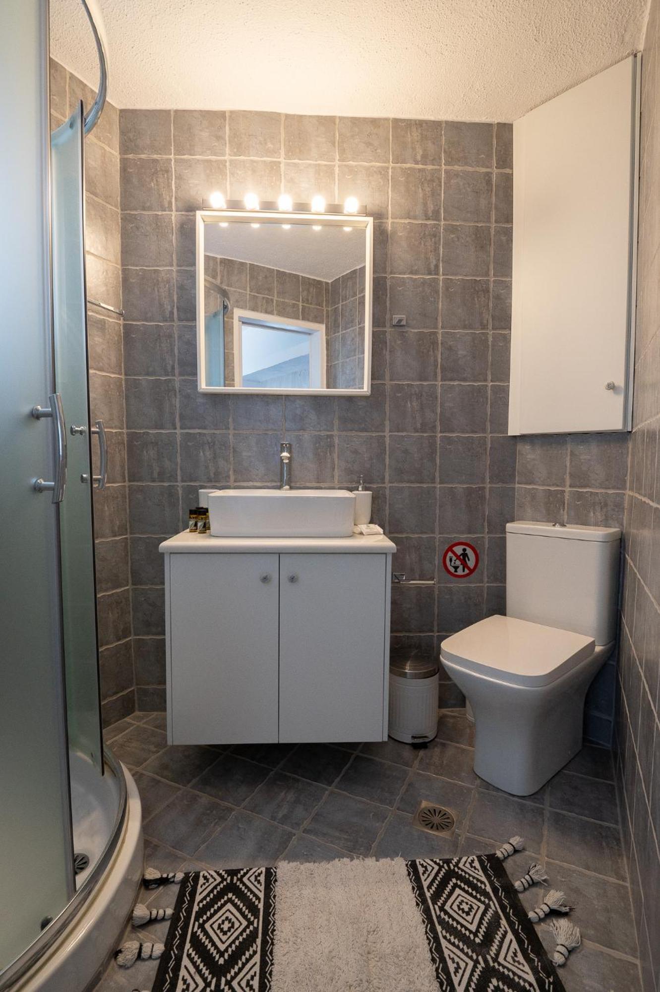 Pouletis Family Apartments - Akroyali Seaview Getaways Kalamata Ngoại thất bức ảnh